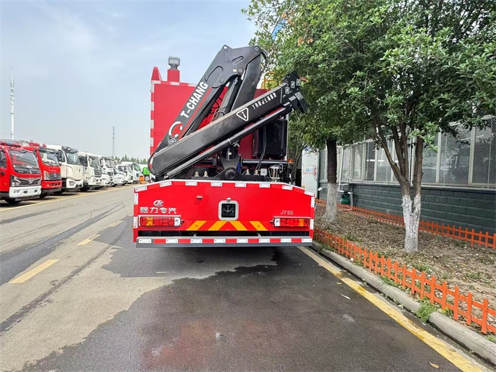 CLW5140TXFJY80/HW抢险救援消防车