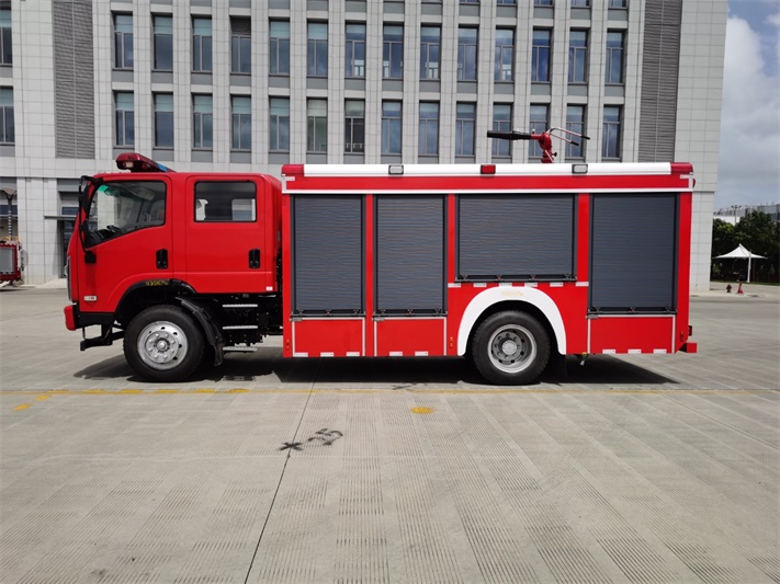 三环十通6方泡沫消防车