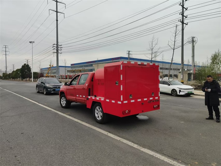 福田大将军皮卡1方森林消防洒水车