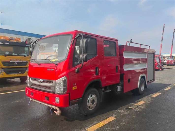福田小卡2.5方消防洒水车