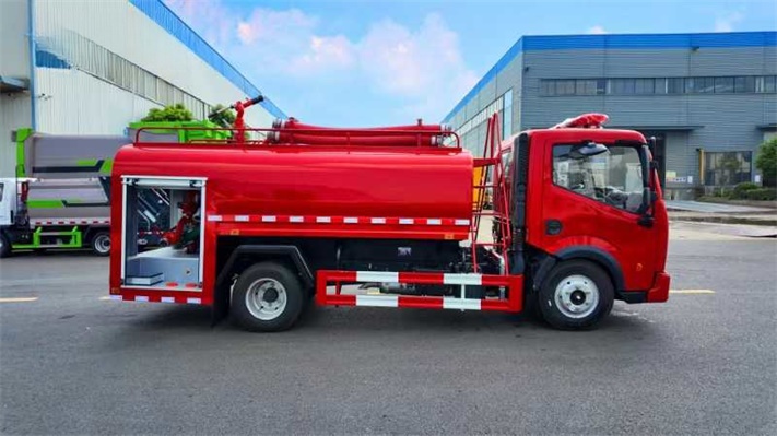 东风小多利卡4.6方消防洒水车